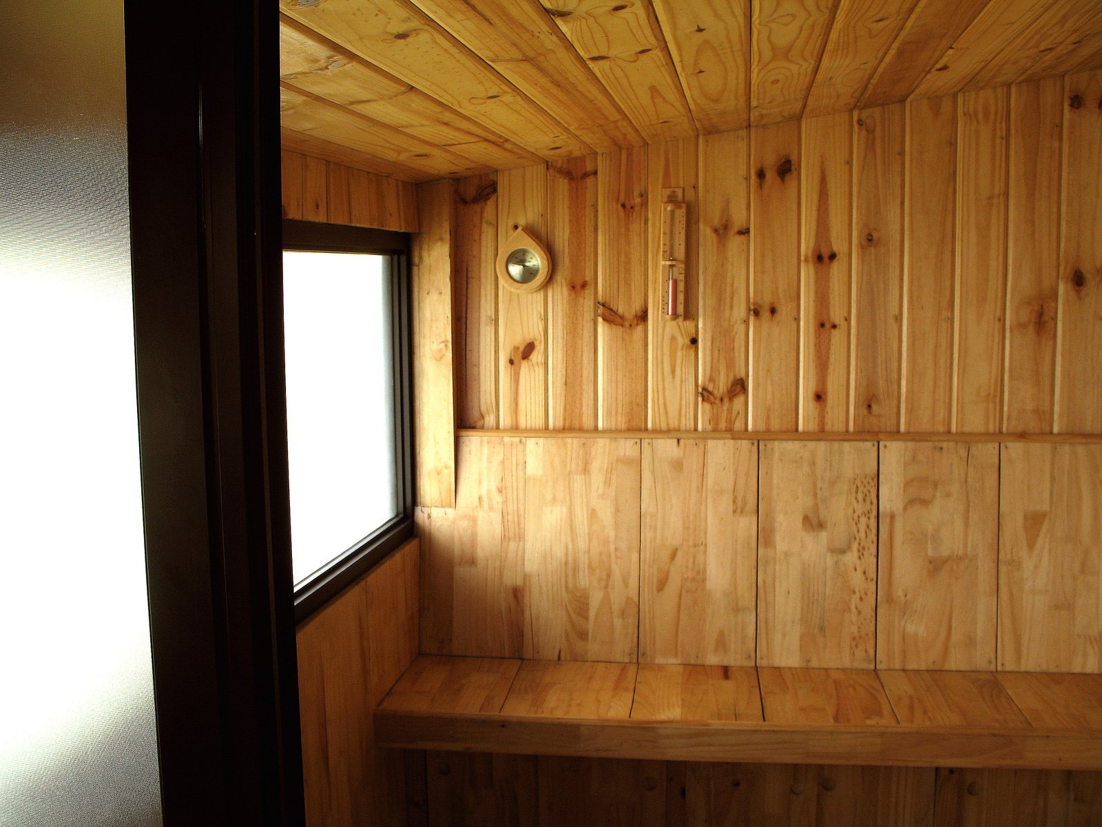 4 Tips for Using an Infrared Sauna If You Get Migraines Engineering Radiance
